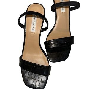 SAKS FIFTH AVENUE SANDAL WITH HEEL SIZE 5 1/2 Great Condition only worn few time